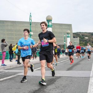 Corredores en el Zurich Maratón Donostia-San Sebastián